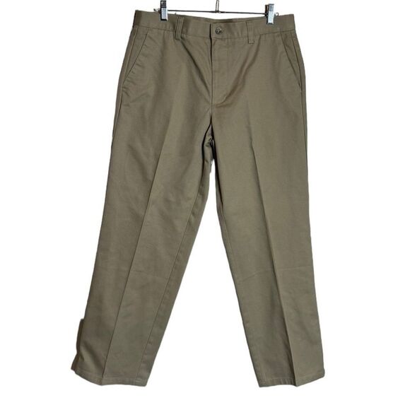 Dockers Flat Front Classic Fit Khaki Pants size 33x30 - Picture 1 of 6